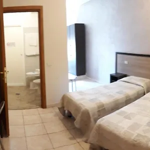 Otel Salus, Milano